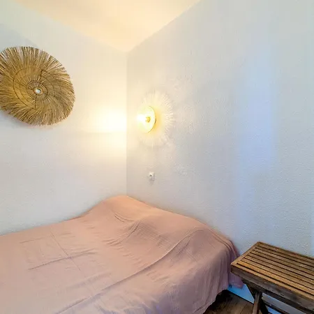 Port De La Gavine-31 By Interhome * 耶尔