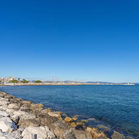 Port De La Gavine-31 By Interhome * 耶尔